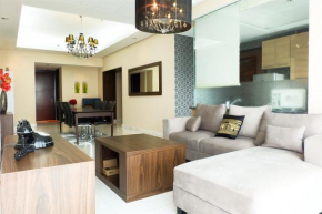 3BR Premium Residence At The Peak Apartment By Travelio